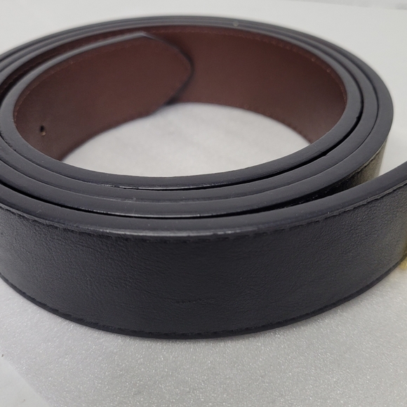 NWOT Black Leather Belt  51.5 to 54.5 inch waist Gold Buckle - Picture 2 of 2